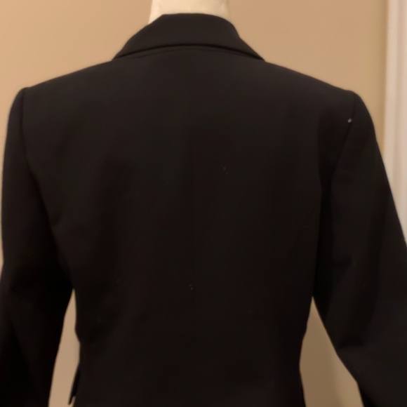 Classic Form Fitting Blzer - Picture 5 of 6